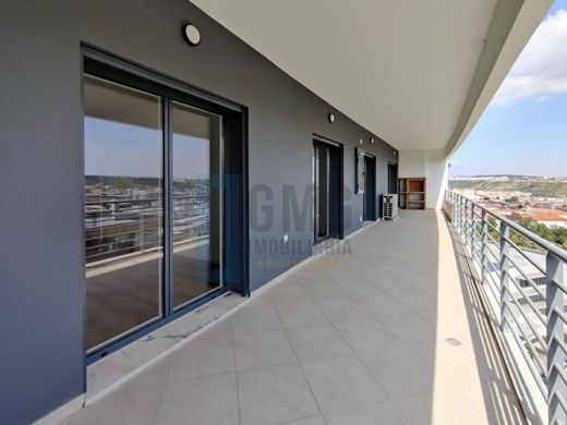 ‏דירה ב  Odivelas, Distrito de Lisboa