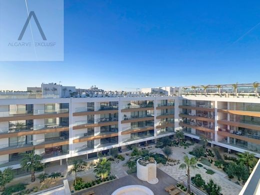 Apartment / Etagenwohnung in Olhão, Distrito de Faro