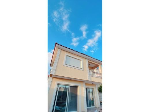 Элитный дом, Mouttagiáka, Limassol District