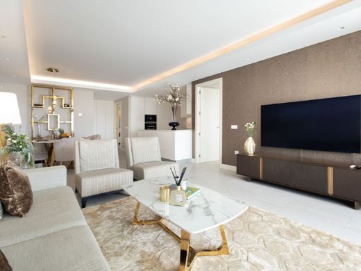 Apartment / Etagenwohnung in Marbella, Málaga