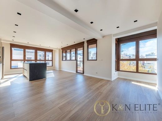 Apartment / Etagenwohnung in Alicante, Provinz Valencia