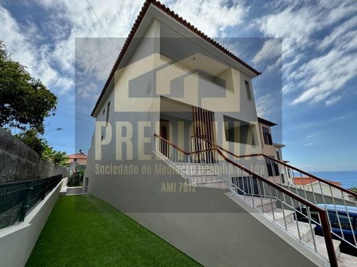 Συγκρότημα ανεξάρτητων κατοικιών σε Φουντσάλ, Funchal