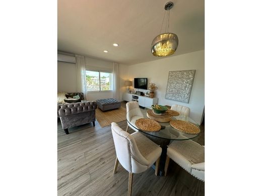 Apartment / Etagenwohnung in Santa Eulària des Riu, Balearen Inseln