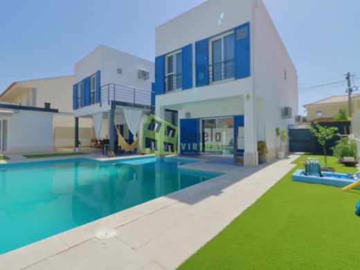 بيت مستقل ﻓﻲ Sesimbra, Distrito de Setúbal