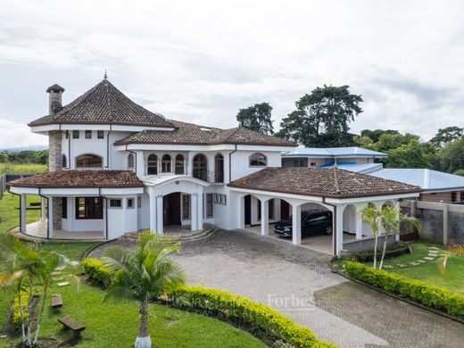 Luxury home in San Josecito, San Isidro