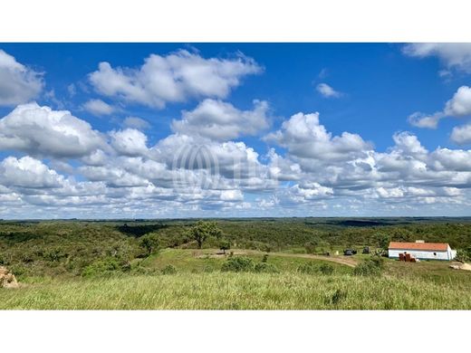 农场  Santiago do Cacém, Distrito de Setúbal