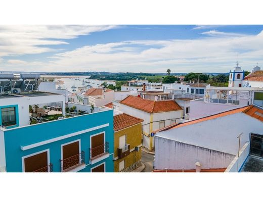 Mehrfamilienhaus in Portimão, Distrito de Faro
