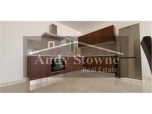 다세대 빌라 / Mosta, Il-Mosta