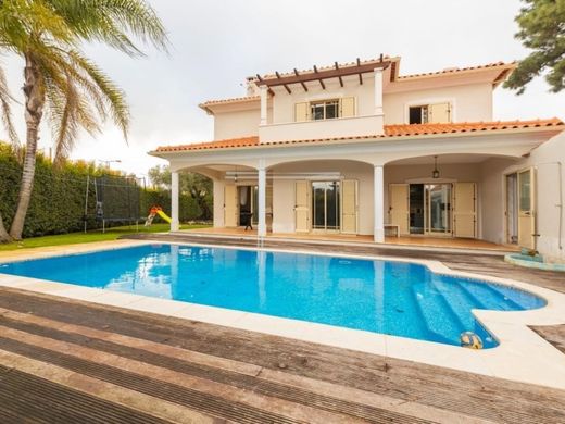 Casa Independente - Aroeira, Almada