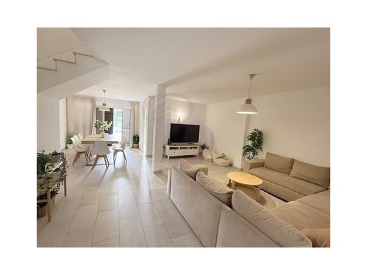 Twee-onder-een-kapwoning in Albufeira, Distrito de Faro