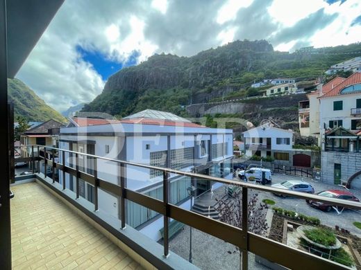 Luxury home in Ribeira Brava, Madeira