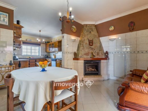 Vrijstaand huis in Loures, Distrito de Lisboa