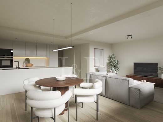 Apartment / Etagenwohnung in Avenidas Novas, Lisbon