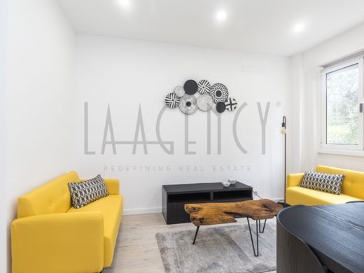 Apartment / Etagenwohnung in Benfica, Lisbon