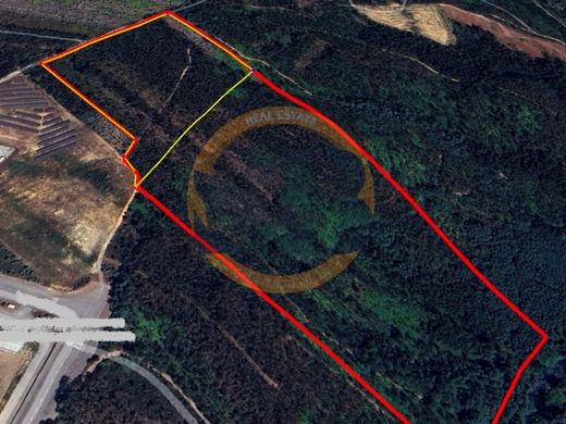 Grond in Oliveira de Azeméis, Distrito de Aveiro