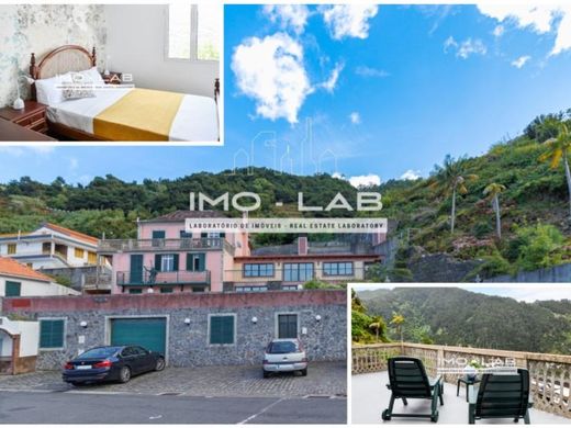 Luxury home in Porto Moniz, Madeira