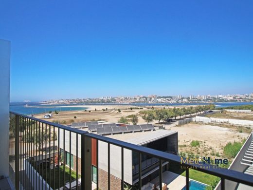 Apartment / Etagenwohnung in Vila Nova de Gaia, Distrito do Porto