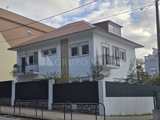 Casa di lusso a Almada, Distrito de Setúbal