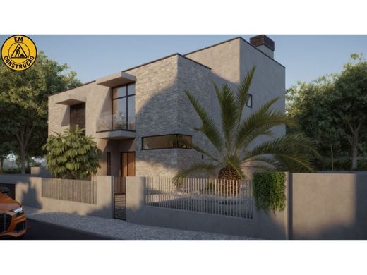 Villa Plurifamiliare a Sintra, Lisbona