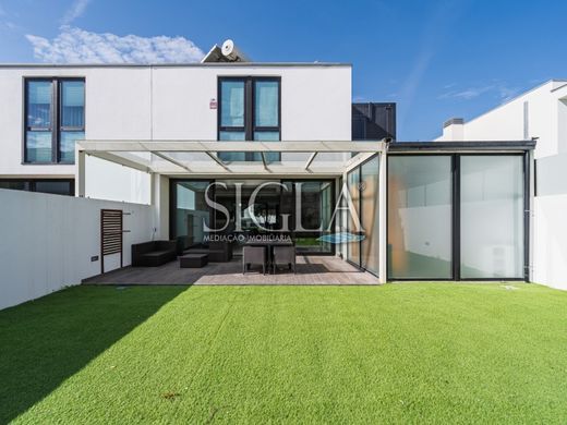 Casa di lusso a Vila Nova de Gaia, Oporto