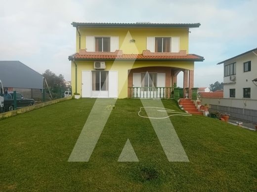 منزل ﻓﻲ Oliveira do Bairro, Distrito de Aveiro