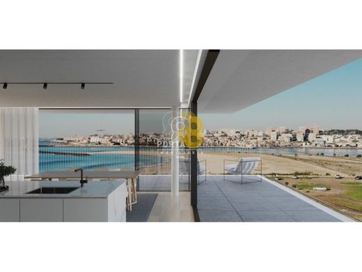 Apartment / Etagenwohnung in Vila Nova de Gaia, Distrito do Porto