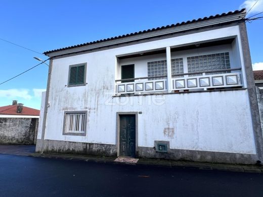 Luxe woning in Ribeira Grande, Azores