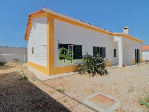 بيت مستقل ﻓﻲ Palmela, Distrito de Setúbal