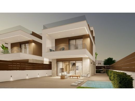 Villa in Pilar de la Horadada, Alicante