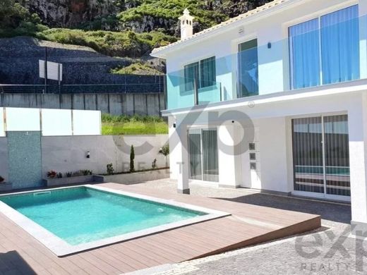 Luxury home in Machico, Madeira