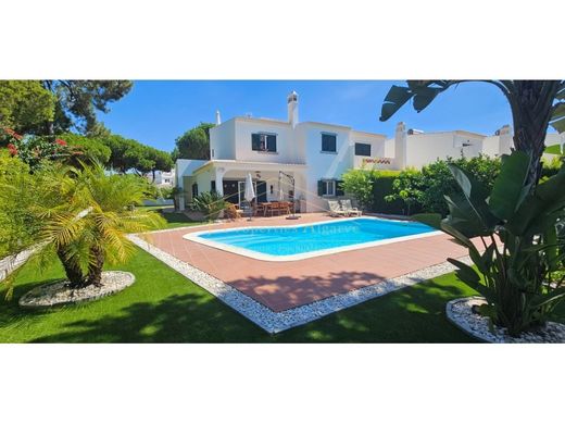 ‏וילה רב-משפחתית ב  לולה, Loulé