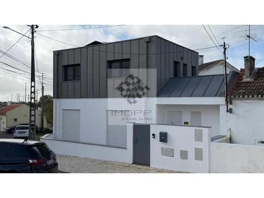 Элитный дом, Loures, Distrito de Lisboa