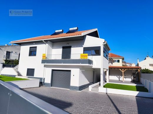 Semidetached House in Oeiras, Lisbon