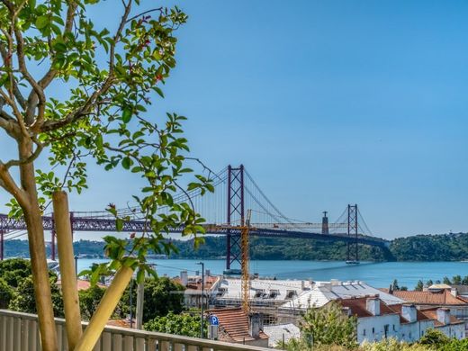 Alcântara, Almadaの高級住宅