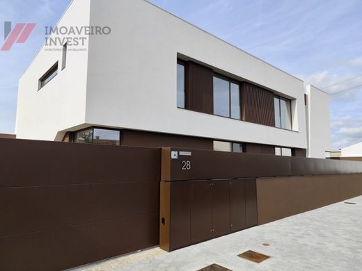 Chalet Pareado en Aveiro