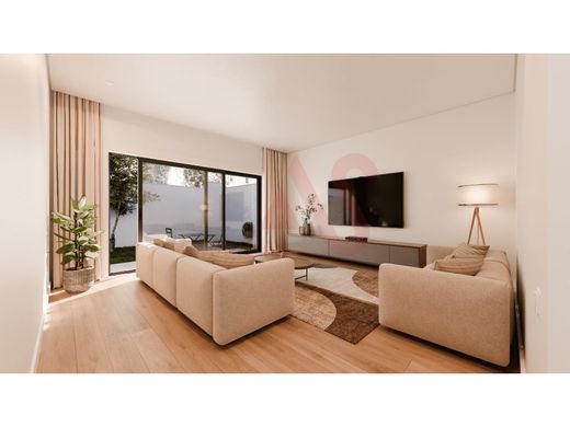 فيلا شبه مستقلة ﻓﻲ بورتو, Porto