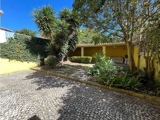 Villa Plurifamiliare a Lisbona, Lisbon