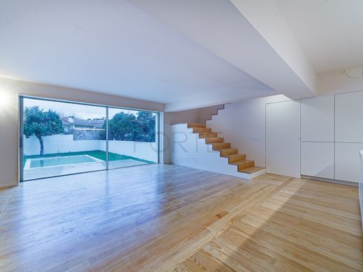 Luxury home in São João da Madeira, Aveiro