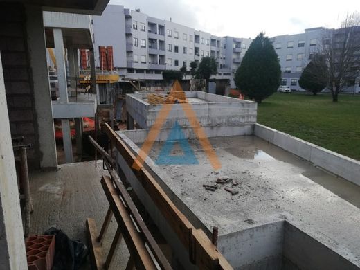 Συγκρότημα ανεξάρτητων κατοικιών σε Santa Maria da Feira, Distrito de Aveiro