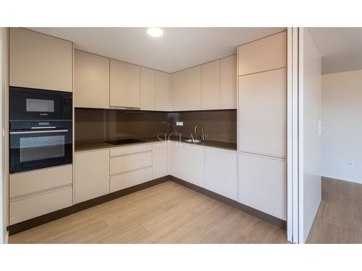 Apartment / Etagenwohnung in Vila Nova de Gaia, Distrito do Porto