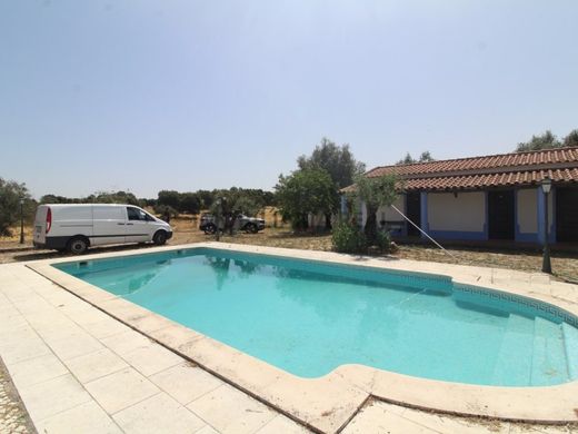 Lüks ev Mora, Distrito de Évora