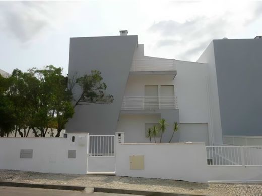 منزل ﻓﻲ Sesimbra, Distrito de Setúbal