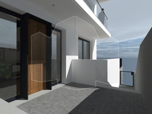 Semidetached House in Funchal, Madeira