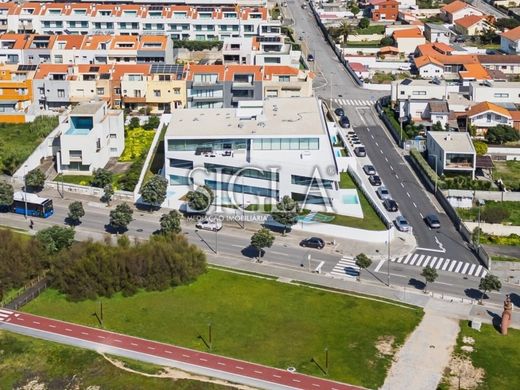 Apartment / Etagenwohnung in Vila Nova de Gaia, Distrito do Porto