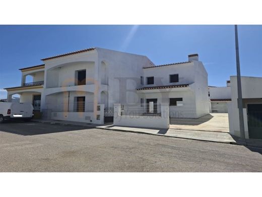 Смежная Вилла, Castro Verde, Distrito de Beja