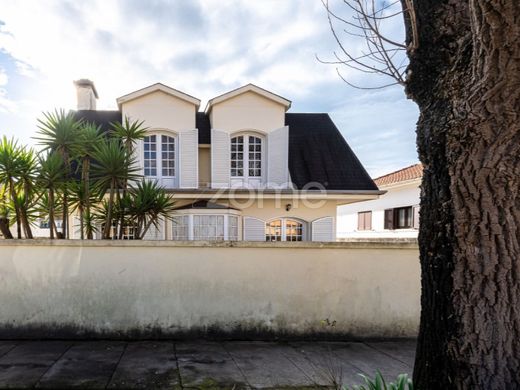 Casa di lusso a Vila Nova de Gaia, Oporto