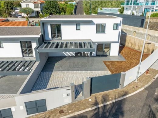 Semidetached House in Funchal, Madeira
