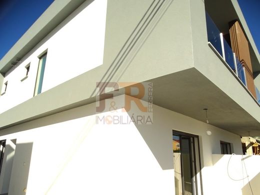 Semidetached House in Seixal, Distrito de Setúbal