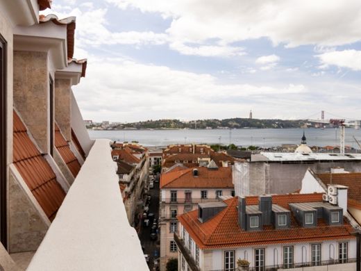 Penthouse Lizbon, Lisbon