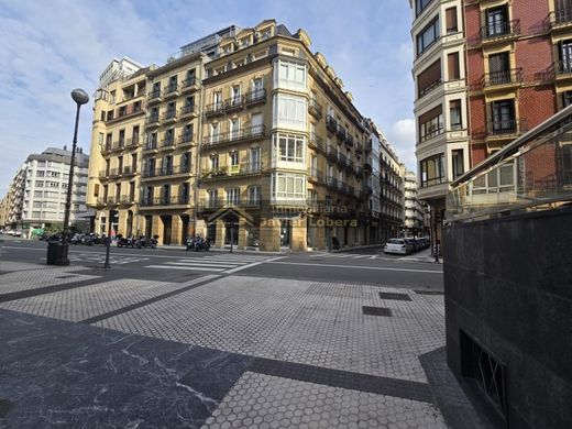 Apartment / Etagenwohnung in Donostia-San Sebastián, Guipuzcoa